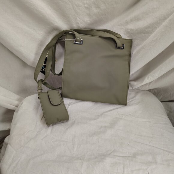 No Boundaries, bag with cellphone holder, grey, 9.5" x 8" x 3.5" - Picture 5 of 6